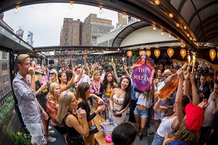 Super Bowl Viewing Party at Magic Hour Rooftop in Moxy Hotel NYC